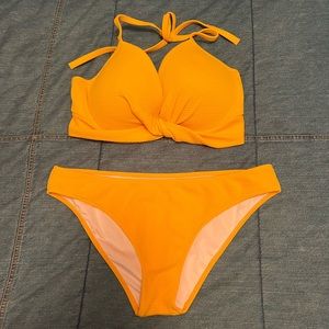 Yellow shade and shore bikini